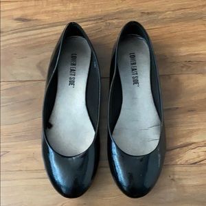 Black glossy flats